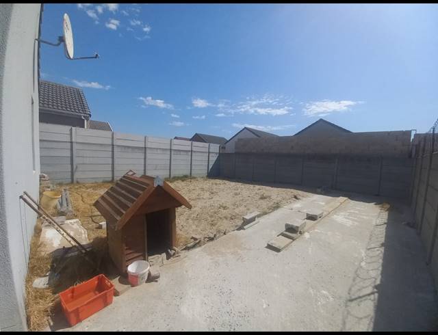 2 BEDROOM HOUSE FOR SALE IN ROCKLANDS